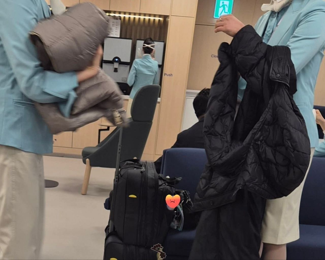 영하 10도, 저는 기내용 유니폼을 입고 출근합니다