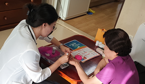 로봇이 대체할 수 없는 ‘돌봄’, 왜 인간은 그곳에서 탈출하는가