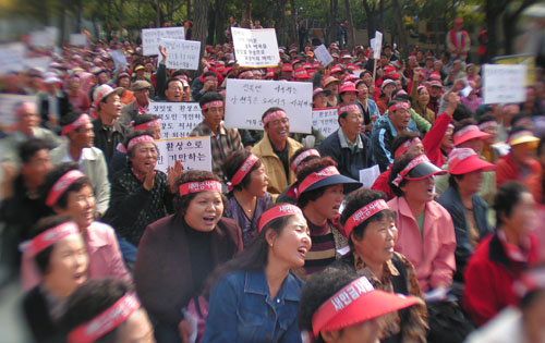 “애들은 사탕을 빼앗기면 울기라도 하는데”
