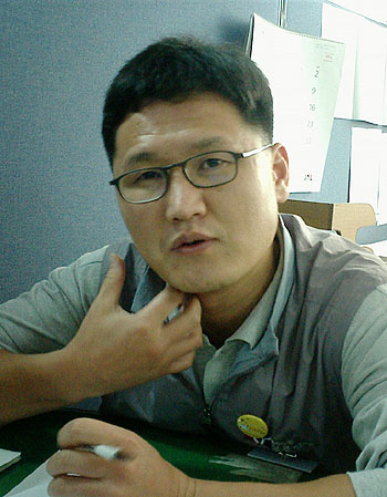“교육,의료,문화,물,에너지,철도 개방 – 우리가 막는다”