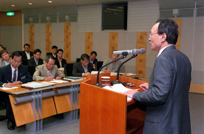“새 길 가려 몸을 던져 노력했다”