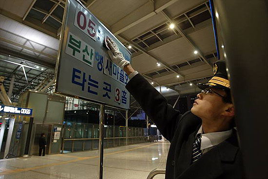 [사진으로 보는 세상] 피플파워 9회영상 – 사진으로 보는 세상집으로 (GO HOME)/ 집으로 (comeback home)