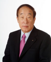 ‘노동계 공적 1호’ 박용성, 두산그룹 회장 자리에