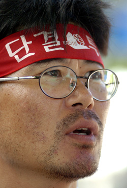 “우리는 진실을 알리기 위해 왔다“