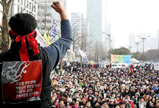“더 이상 평화적 요구는 없다”