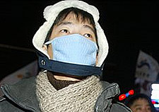 집회에서 이제 마스크도 못 쓰나