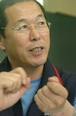 권승복, “조직진로 합의안 도출 때까지 대대 연기”