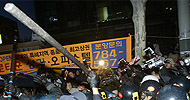 인권단체들, 더이상 경고 아닌 ‘노무현 퇴진’ 주장