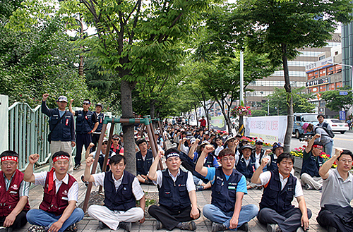 \”10시간 강제노동 철폐하라\”
