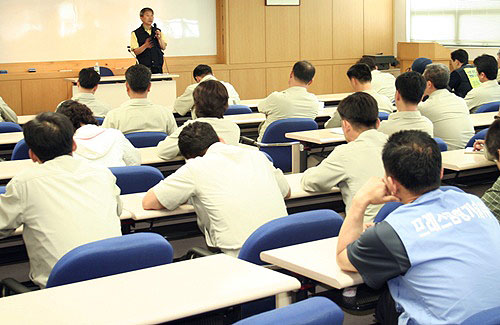 정갑득 위원장, 현대차지부 단협 내년연장 권고