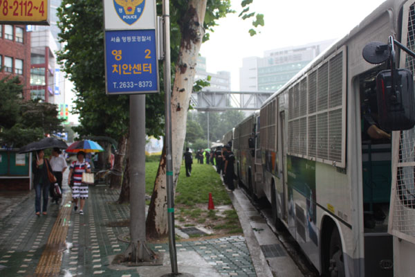 “이명박 정부, 독재정권 말기 증세 드러내”