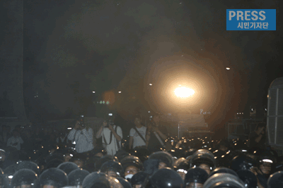 말도 못하는 세상이 돌아왔다 (2)