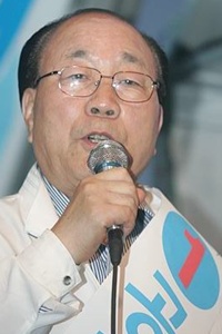 공정택 선거비 논란, 자진사퇴 요구로 이어져