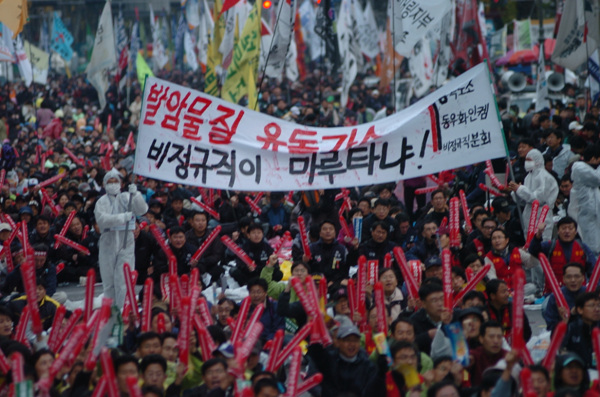 비정규직 고용기간 연장, 노정 최대 이슈로 부각