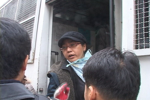 콜텍 본사 점거, 기동대 의해 해산돼