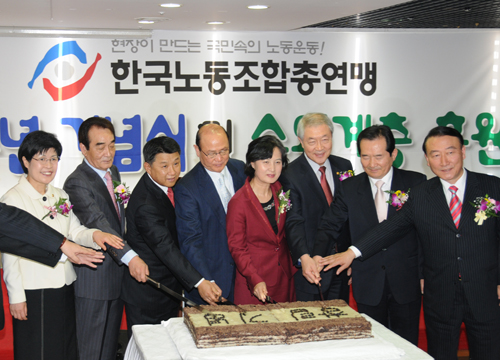 홍준표 \”비정규법 정부안으로 4월 처리\”