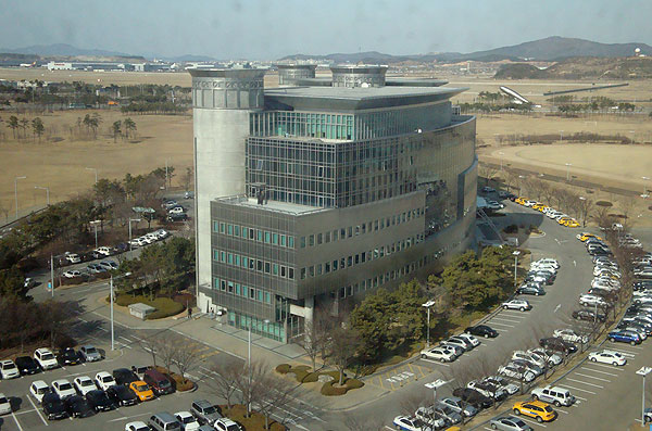 정규직 9백명에 비정규직 5천명 3년새 7천명으로 늘어
