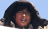 김진숙 지도위원, 85호 크레인 자물쇠 1시간 넘게 잘랐다