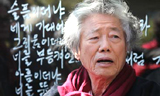 벽에 시를 걸어 자본의 암흑을 깬다