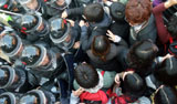 한미 FTA저지 집회, 국회 진입…63명 연행