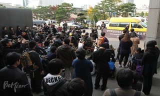 \”24시간 활동보조 외면한 정부가 원흉\”