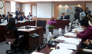 “의원이 불산 사고 옆 공장 방문 요청하자 노동부 직원 도망”