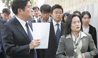 강수산나 호주 영사, 상영 추진 교민 수사요청