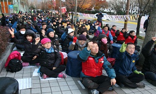 8년 투쟁 코오롱 해고노동자, 끝장농성 200일 넘어