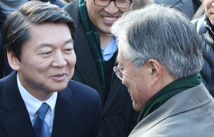 문-안 단일화 드라마, 극적완성도로 여론 주목