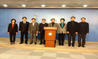‘열사정국’…경제민주화 한다던 박근혜, 일언반구도 없어