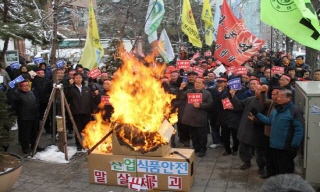 돼지고기 가격 폭락…양돈농가 부채만 6400억
