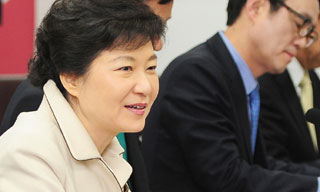 [제갈현숙의 봉당풍경] 박근혜의 야비한 연금정치