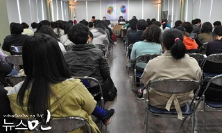 \”성매매 근절, 성구매 남성과 성산업으로 시선 돌려야\”