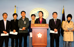 경제5단체, 불산누출 화학물질 관리법도 태클…“범죄5단체냐”