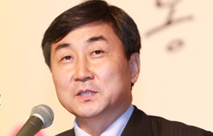 이종걸 의원, 국회 정무위서 임을 위한 행진곡 불러