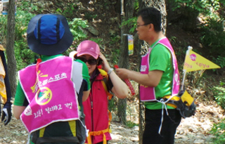 “우리 함께 산에 가요” 코오롱 불매 확산