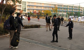 학교에 일본순사가 나타났다