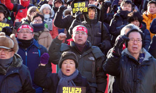 민주노총 ‘국민총파업’…‘소통거부’ 박근혜에 맞불