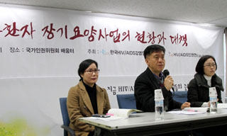 에이즈 환자, 당국의 방치 속에 거리로 내몰려