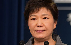 김기춘 유임 야권 냉담…“정홍원도 안대희도 평생 검사만”