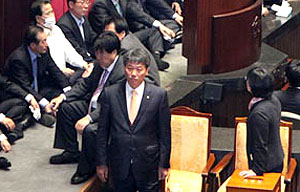노회찬 이어 김선동도 의원직 빼앗겨, 진보정당 탄압 논란