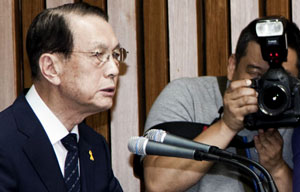 김기춘, “빨리 구하라고 지시했지 않습니까”