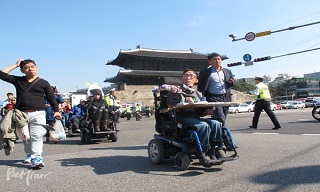 장애인집회 불허한 경찰에, 법원 “기본권 침해”