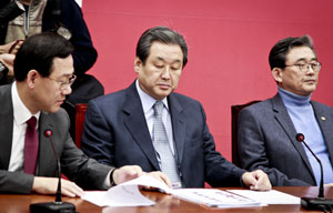 새누리당, 공무원 소득 낮다는 기존 통설 뒤집으며 연금 개악 강공