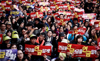 국민 63% “공무원연금 개편, 노조 등과 협의 거쳐야”