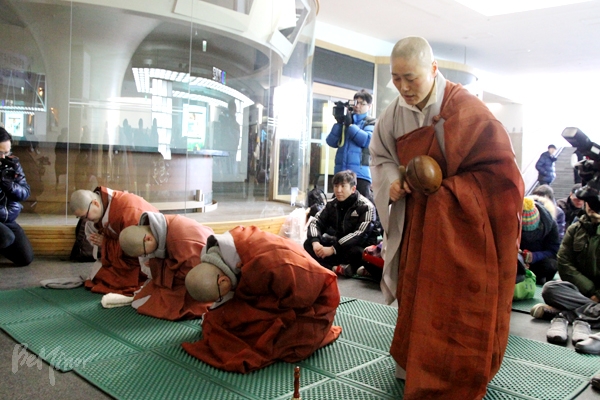 \’송파 세 모녀\’ 죽음 이후 1년, 비슷한 사건 계속