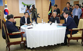 한국노총 ‘백기투항’한 노사정위 야합 논란…노동계 부글부글