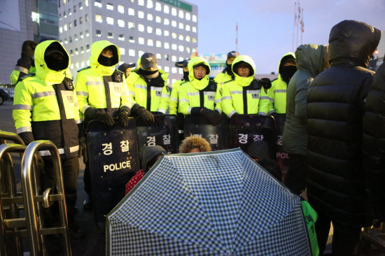 ‘학교비정규직’ 경찰에 넘긴 서울교육청