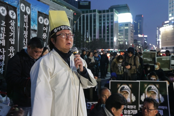 ‘총선투쟁 범국민대회’, 열사 추모 행진 가로막혀