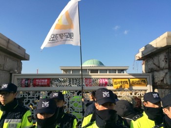 탄핵소추안 가결…촛불 “즉각 퇴진 이제 시작”